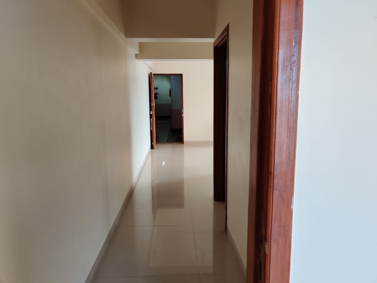 2 BHK Semi Furnished in Raheja Heights , Goregaon East